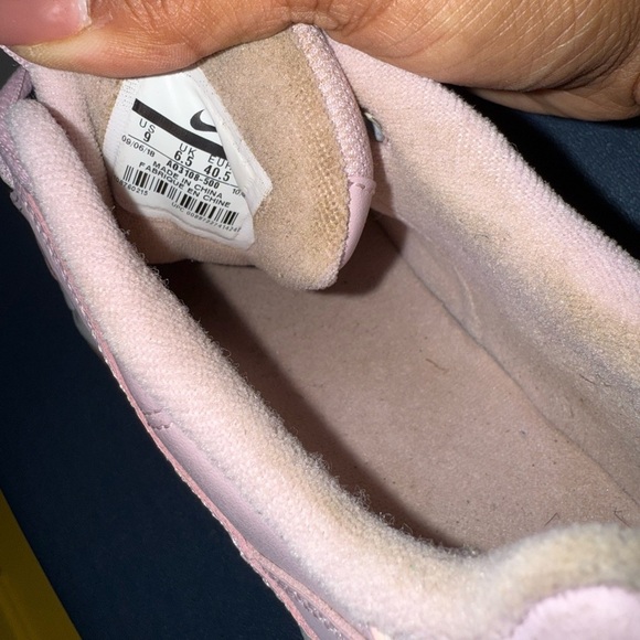 Nike Women's Light Pink Sneakers - Picture 4 of 4